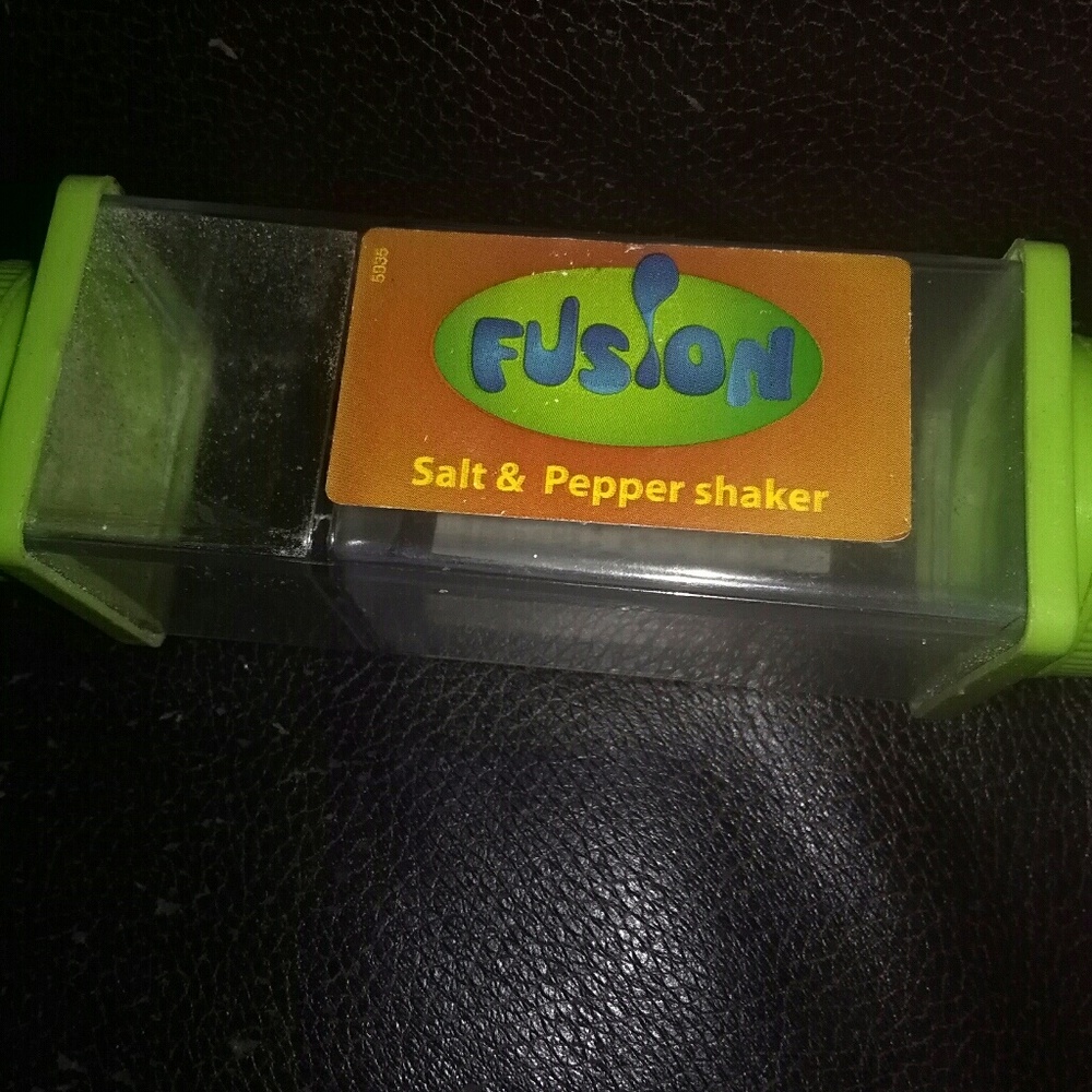 Salt/pepper shaker brand new
